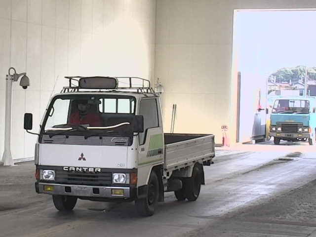 MITSUBISHI CANTER