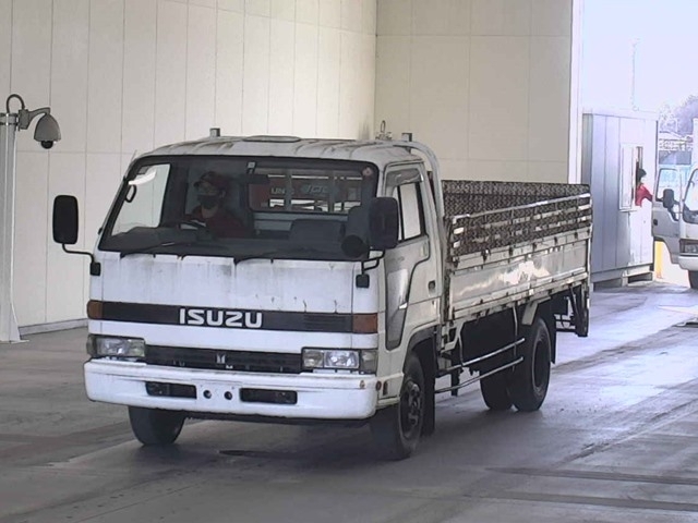 ISUZU ELF Gila . Crane