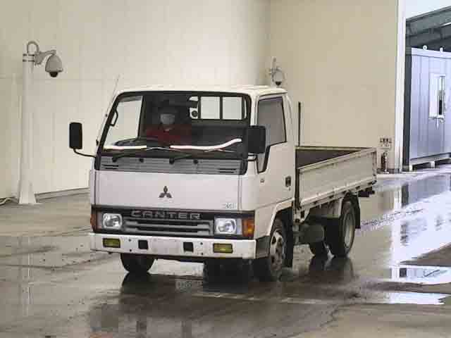 MITSUBISHI CANTER