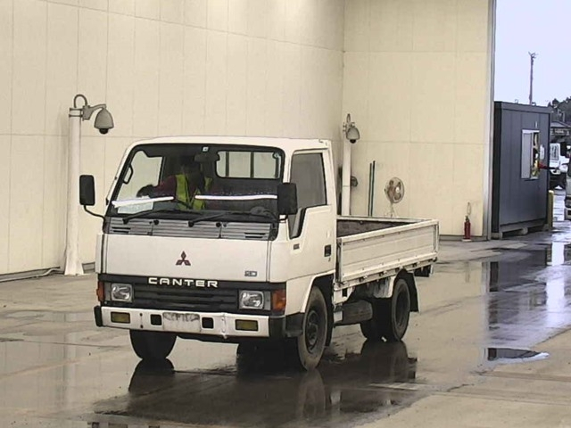MITSUBISHI CANTER