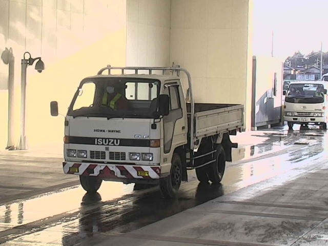 ISUZU ELF Gila