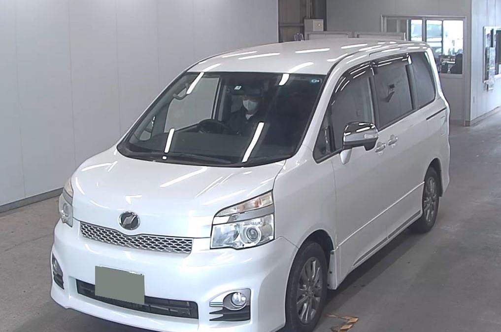 TOYOTA VOXY ZS KIRAMEKI Z