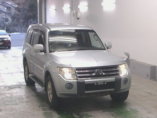 MITSUBISHI PAJERO Exceed