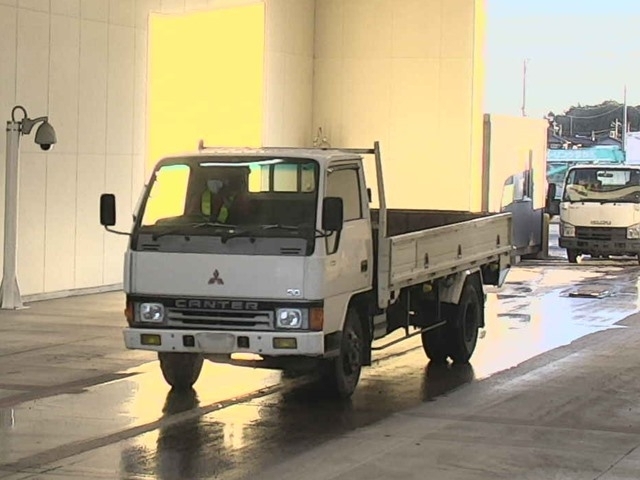 MITSUBISHI CANTER
