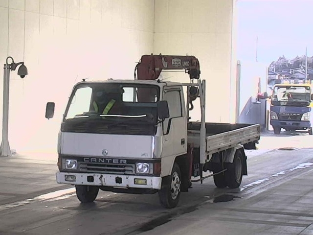 MITSUBISHI CANTER Gila . Crane 3 Dan