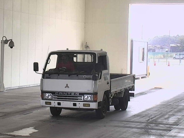MITSUBISHI CANTER