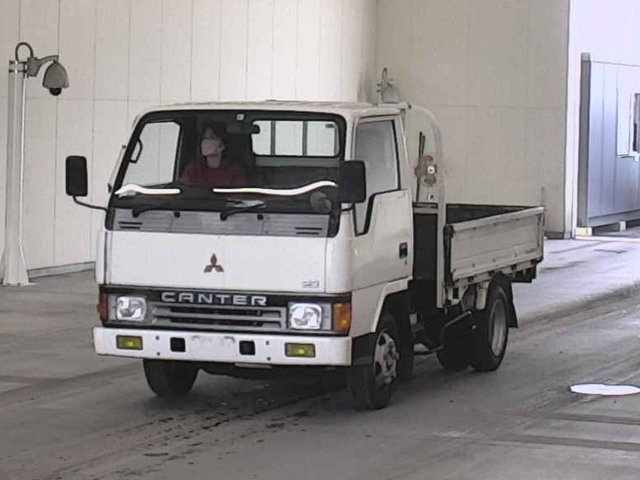 MITSUBISHI CANTER GILA