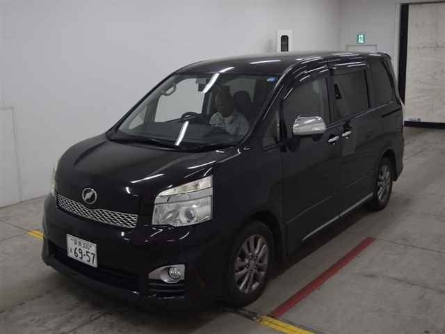 TOYOTA VOXY ZS Kirameki 2