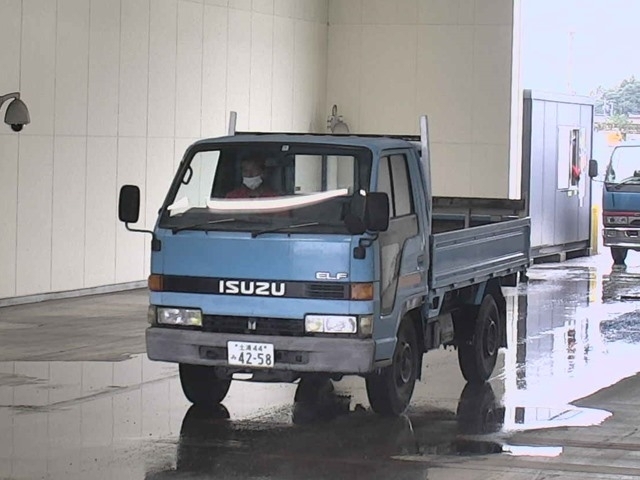 ISUZU ELF Gila