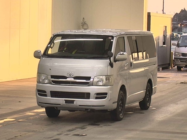 TOYOTA HIACE VAN 4WD