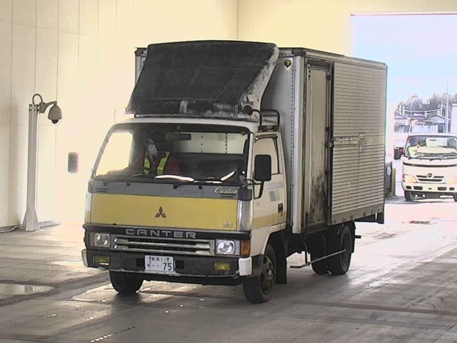MITSUBISHI CANTER