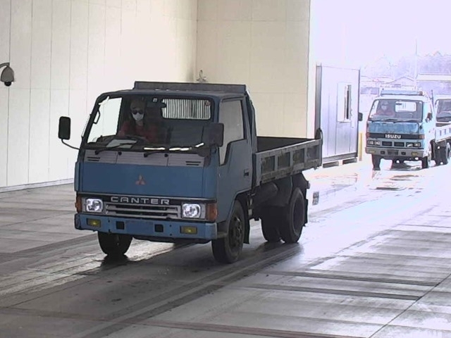 MITSUBISHI CANTER