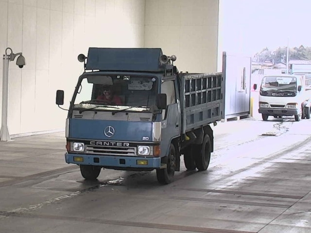 MITSUBISHI CANTER