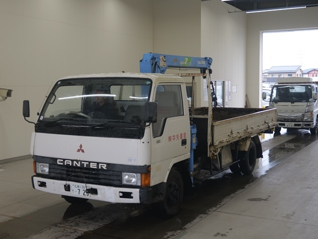 MITSUBISHI CANTER