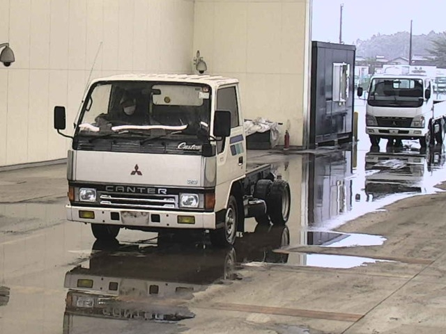 MITSUBISHI CANTER