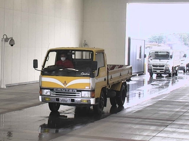 MITSUBISHI CANTER