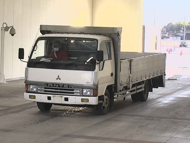 MITSUBISHI CANTER
