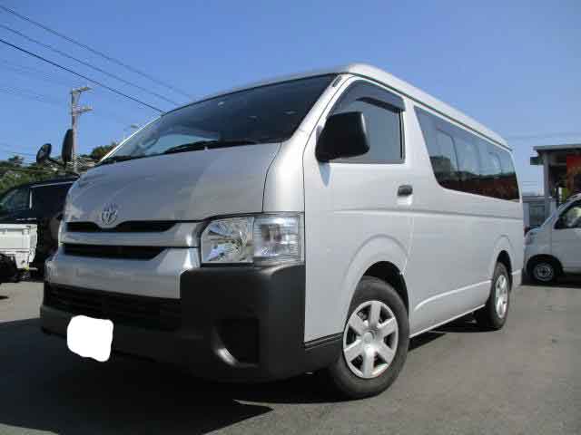 TOYOTA HIACE