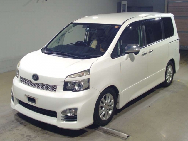 TOYOTA VOXY ZS Kirameki 4WD