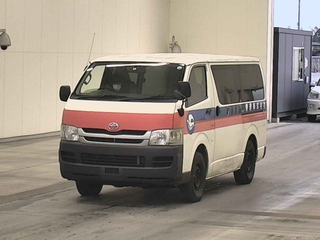 TOYOTA REGIUS ACE