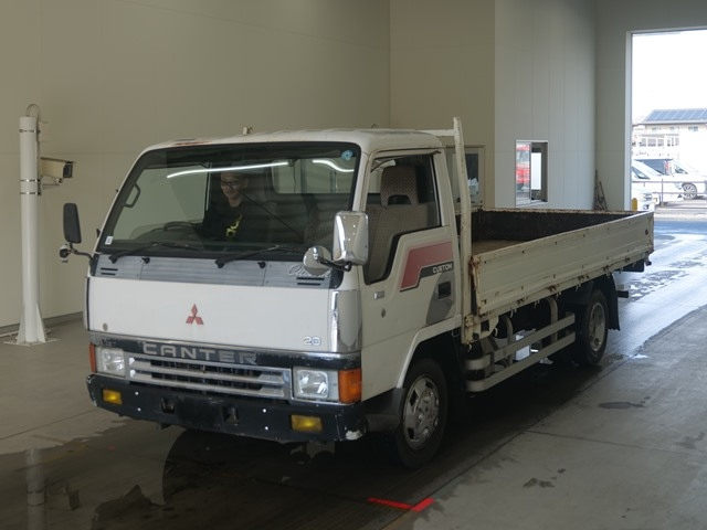 MITSUBISHI CANTER
