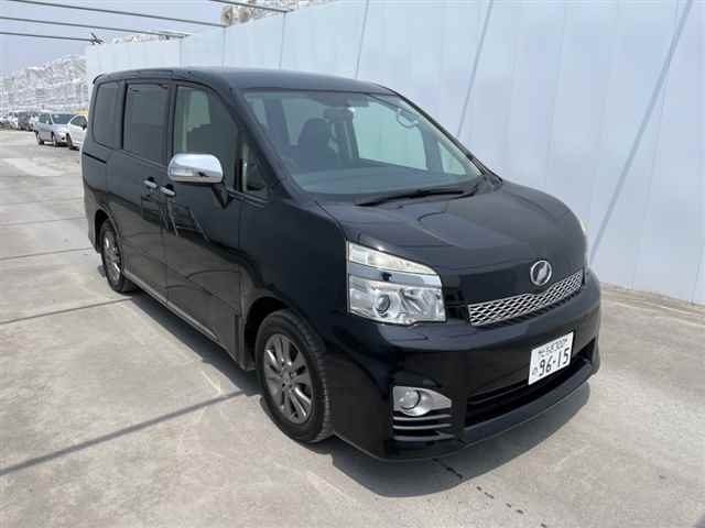 TOYOTA VOXY ZS Kirameki 3