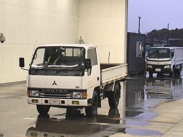MITSUBISHI CANTER GILA