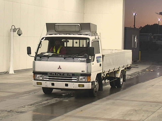 MITSUBISHI CANTER GILA