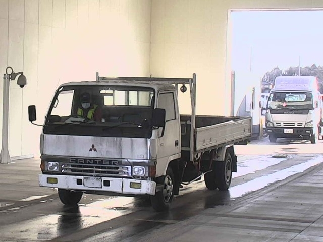 MITSUBISHI CANTER
