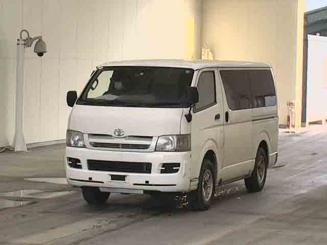 TOYOTA HIACE VAN