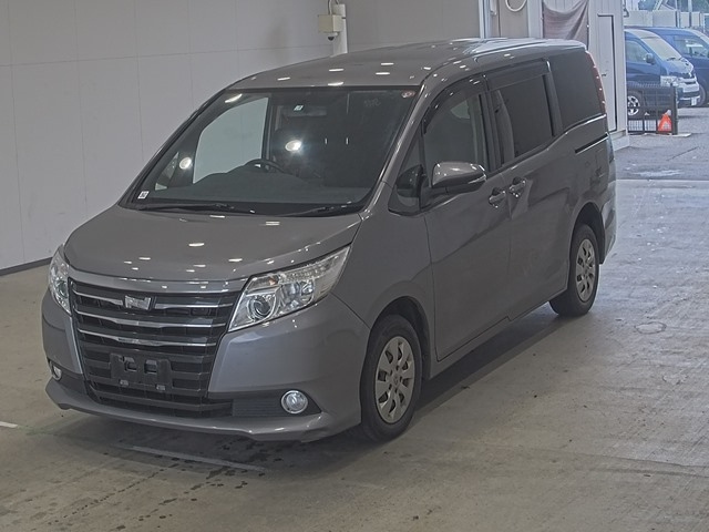 TOYOTA NOAH Plus