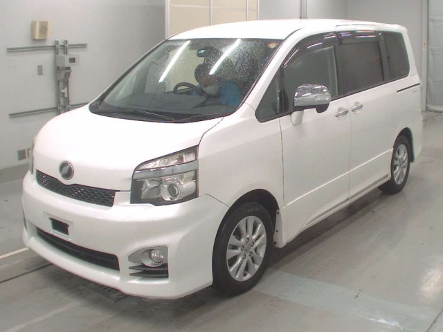 TOYOTA VOXY ZS Kirameki 3