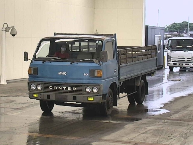 MITSUBISHI CANTER
