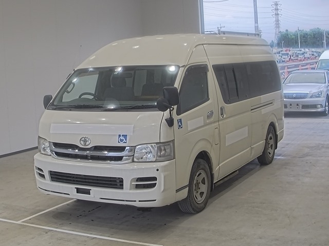 TOYOTA HIACE VAN