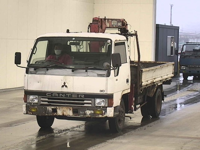MITSUBISHI CANTER