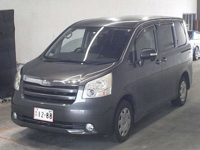 TOYOTA NOAH X L