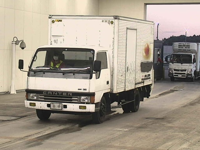 MITSUBISHI CANTER