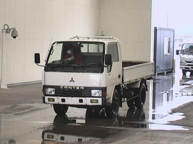 MITSUBISHI CANTER