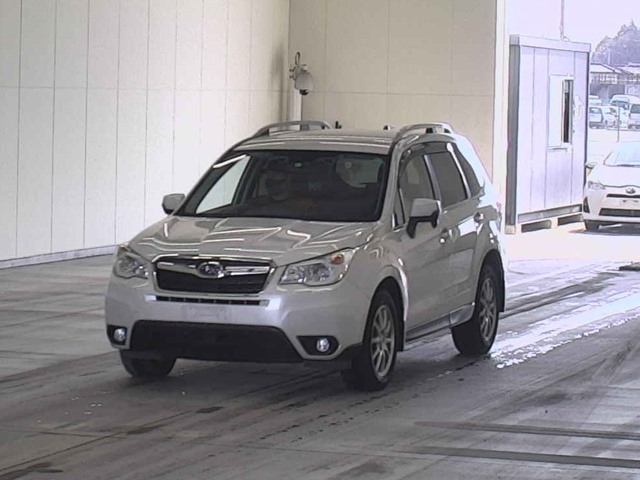 SUBARU FORESTER SYMMETRICAL
