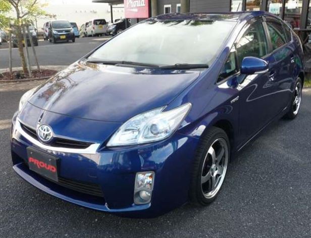 TOYOTA PRIUS
