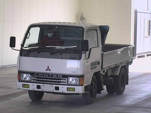MITSUBISHI CANTER Gila . Crane 4 Dan