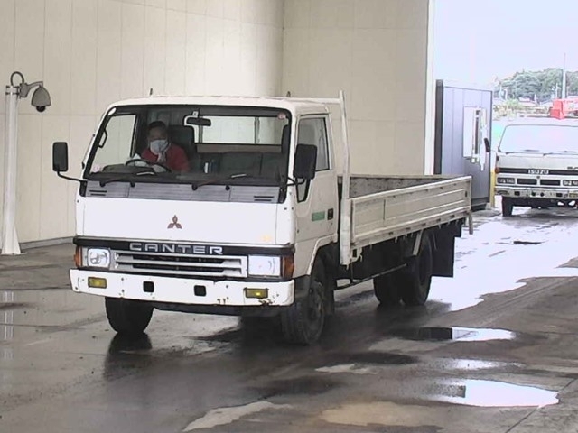 MITSUBISHI CANTER GILA