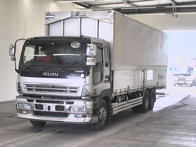 ISUZU GIGA