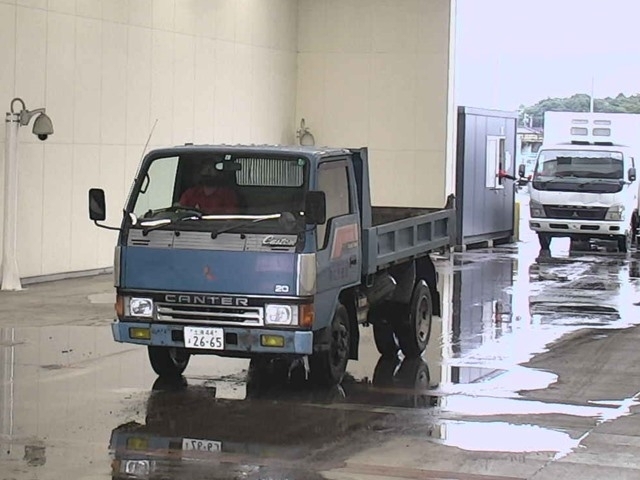 MITSUBISHI CANTER