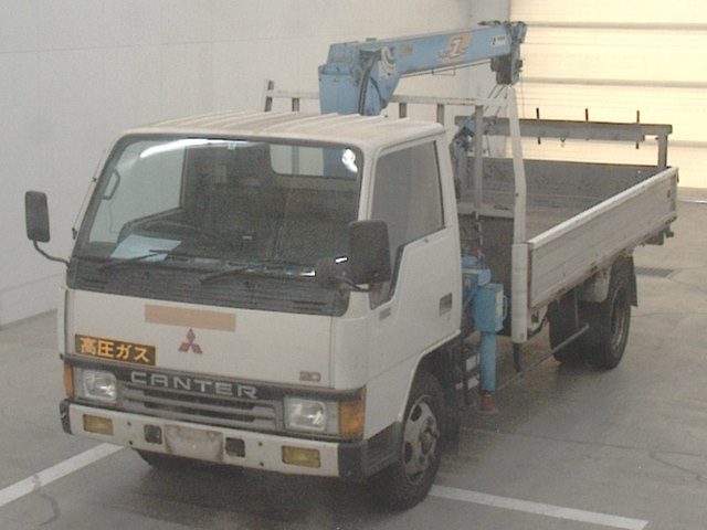 MITSUBISHI CANTER With crane