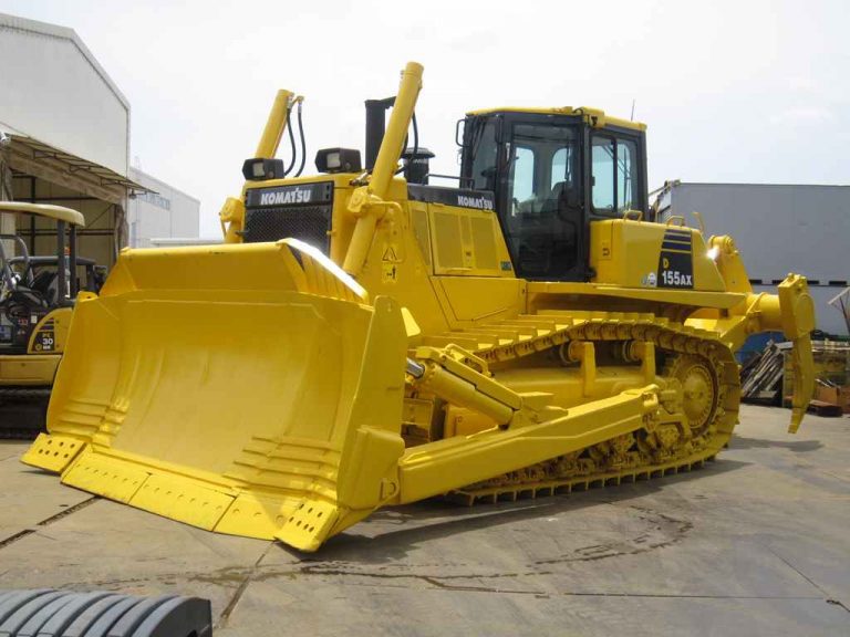 KOMATSU CRAWLER TRACTOR