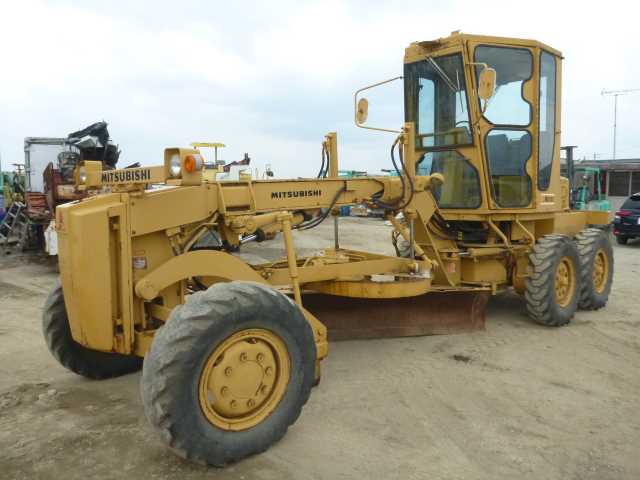 Mitsubishi Motor Grader