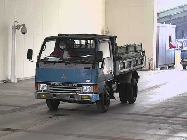 MITSUBISHI CANTER