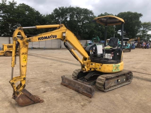 KOMATSU EXCAVATOR 