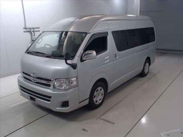TOYOTA HIACE